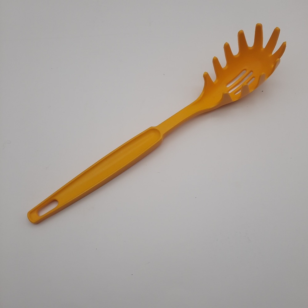 Vintage Ecko Slotted Pasta Spaghetti Spoon Fork Yellow Made In USA